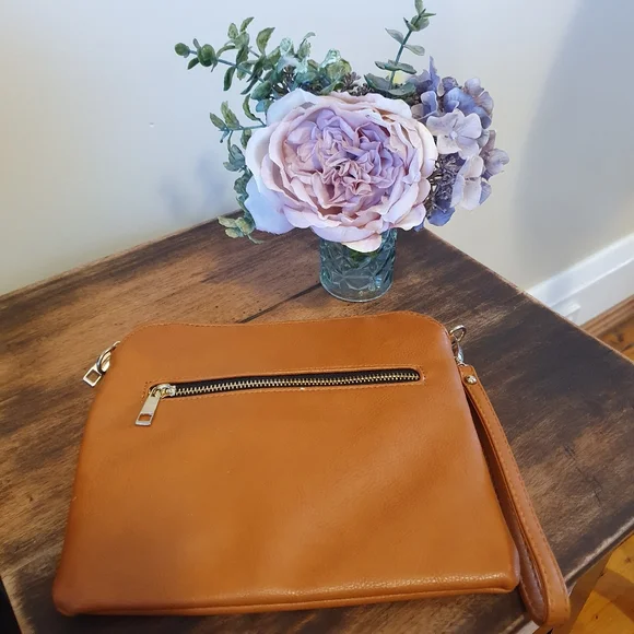 Brown Clutch with Gold Tassels ✨️ - Picture 6 of 8